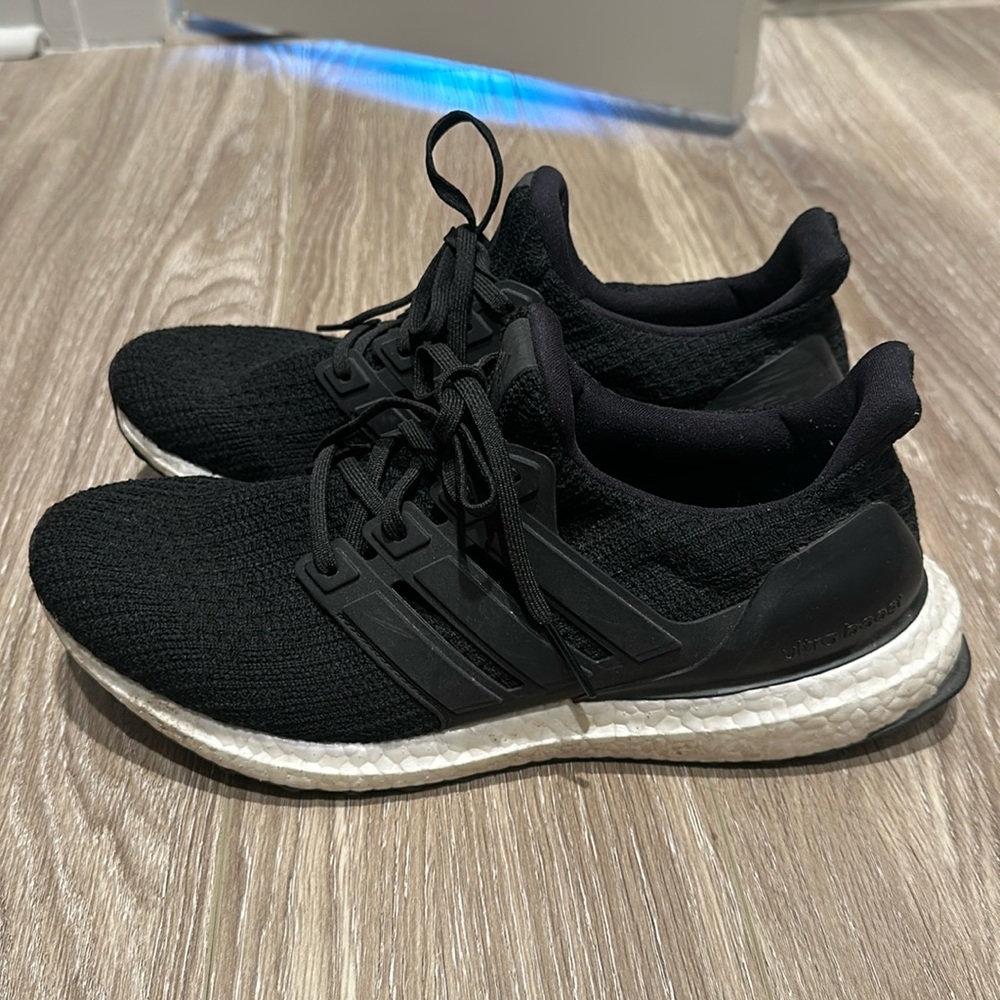 Adidas Ultraboost - Black *LIKE NEW* women 9.5 men 8